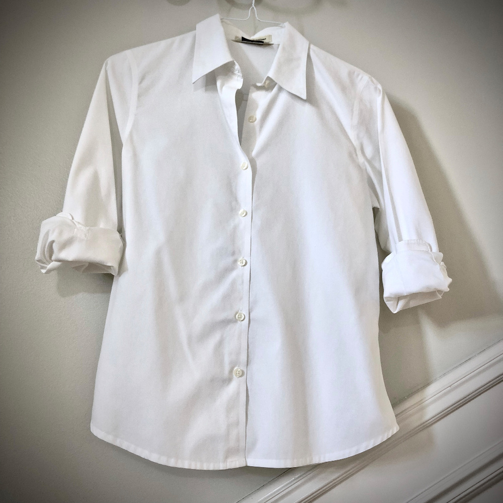 🌟2/$30🌟 Eddie Bauer Women’s White Wrinkle Resistant Button Down Shirt